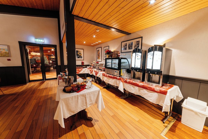 Dining 168 of 199