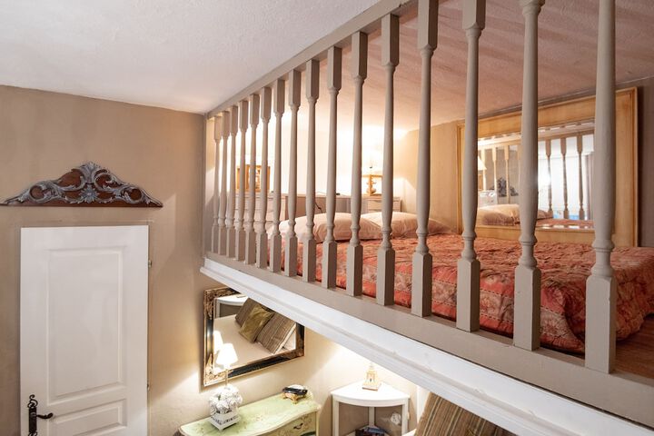 Room 3 of 255
