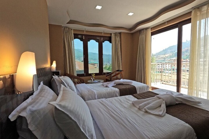 Room 2 of 9
