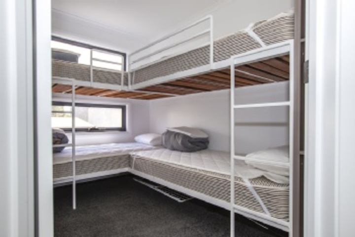 Room 814 of 876