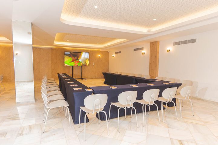 Business Center 119 of 152