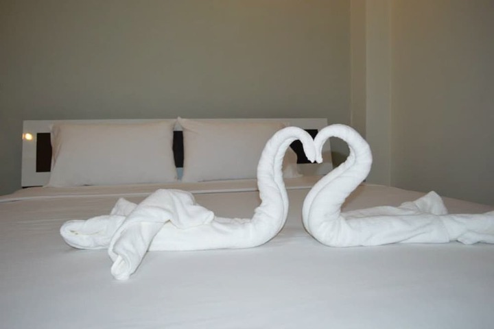 Room 13 of 38