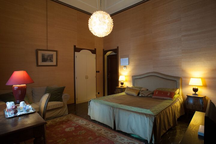 Room 7 of 34