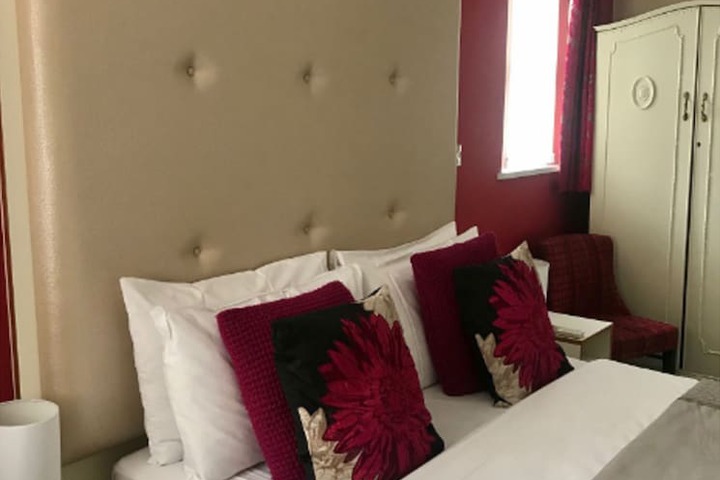 Room 8 of 73