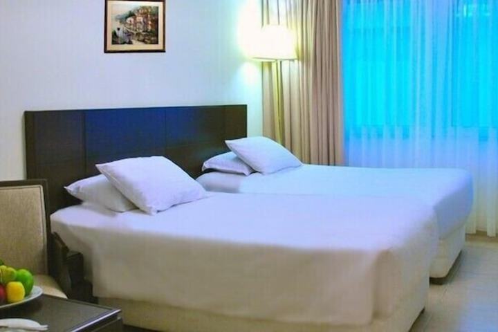 Room 4 of 15