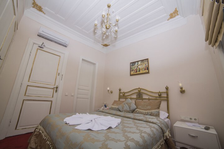 Room 25 of 89