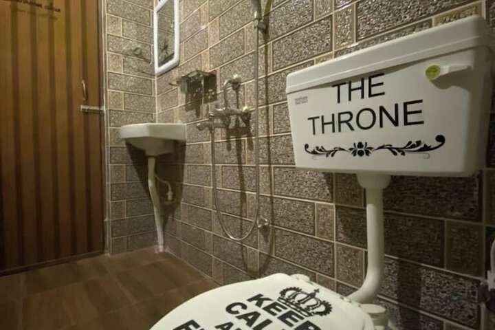 Room 22 of 37