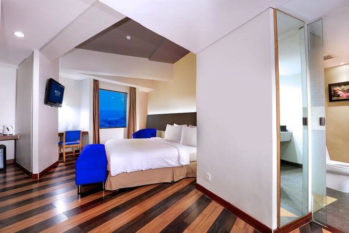 Room 6 of 37