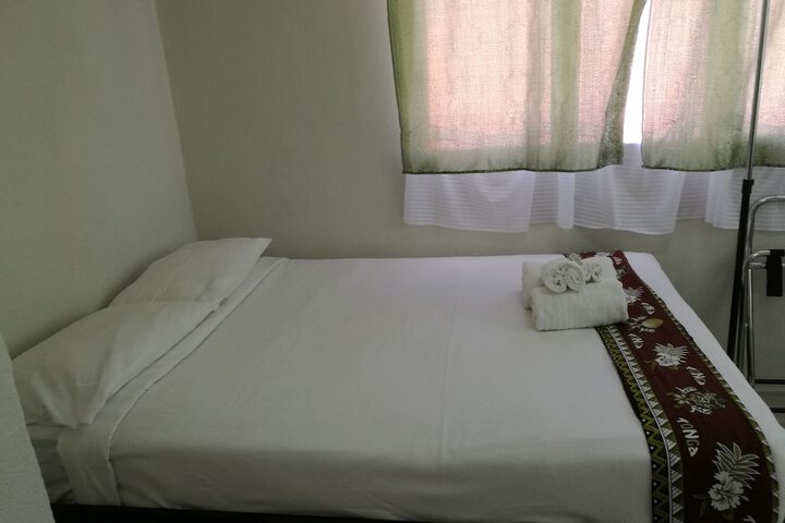 Room 10 of 26