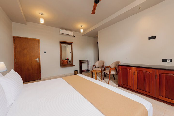 Room 43 of 174