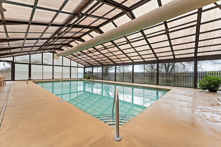 Pool 17 of 41