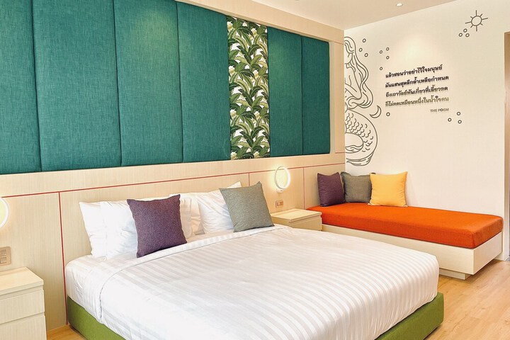 Room 10 of 72