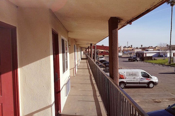 Ballroom/Hall 11 of 16