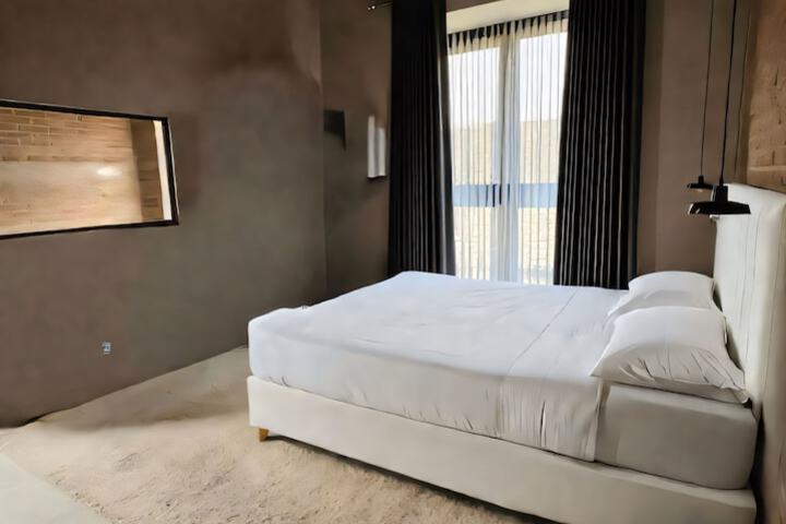 Room 2 of 31