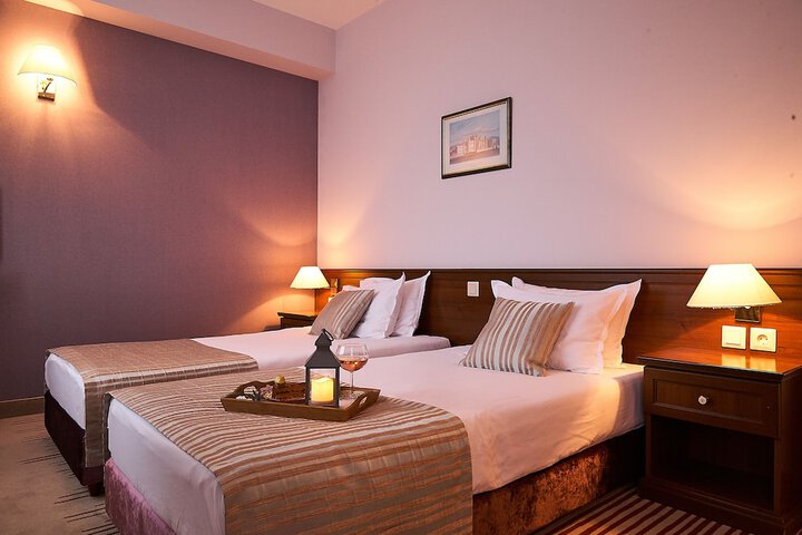 Room 10 of 44