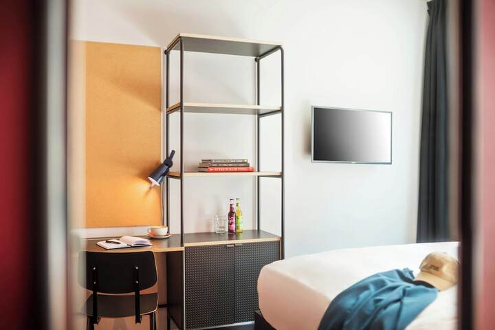 Room 35 of 90