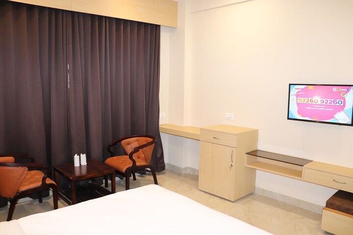 Room 10 of 41