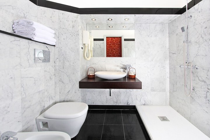 Room 42 of 70