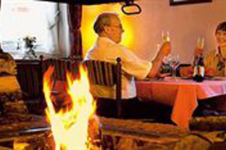 Dining 3 of 7