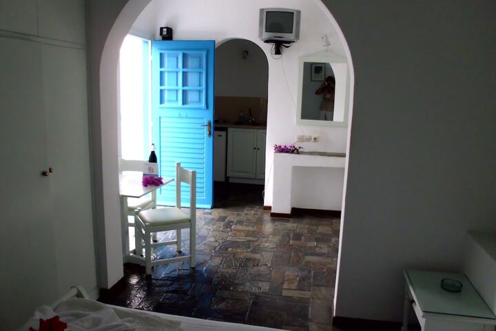 Room 32 of 94