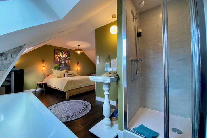 Room 27 of 35