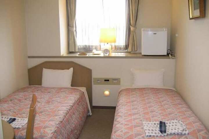 Room 5 of 50