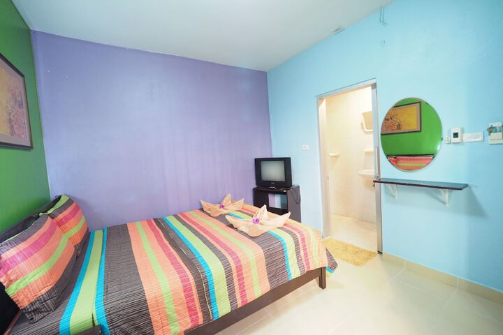 Room 15 of 32