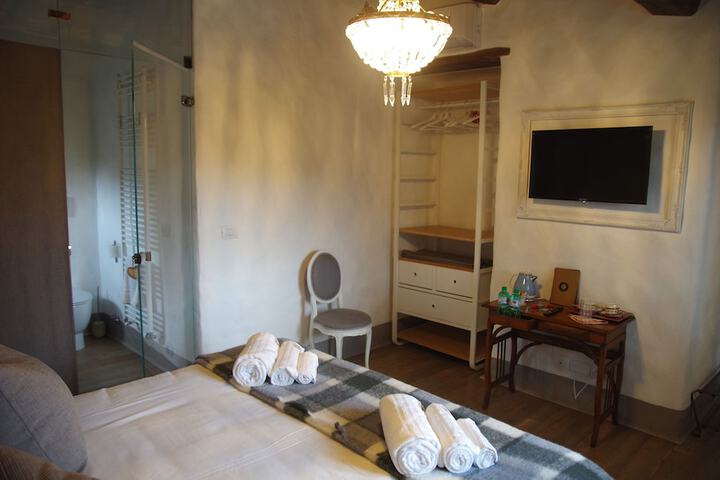 Room 4 of 67