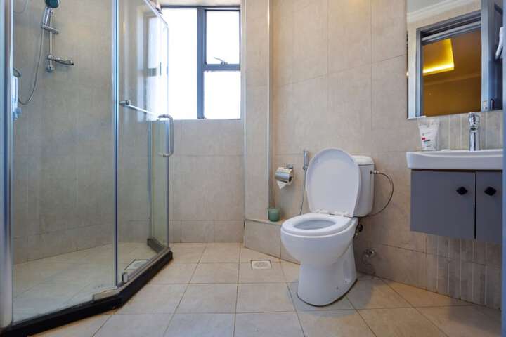 Room 14 of 16