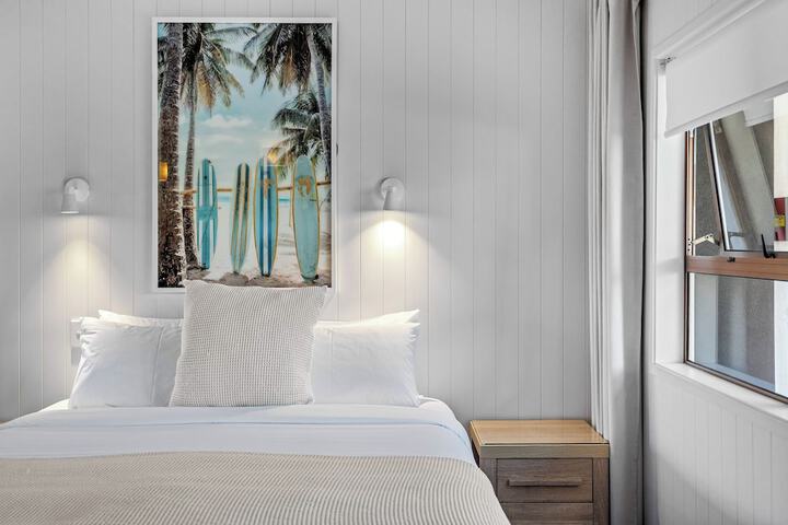 Room 28 of 190