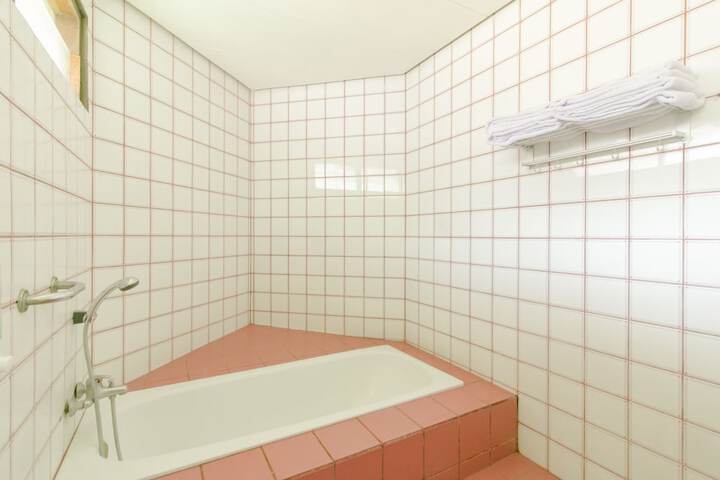Room 50 of 57
