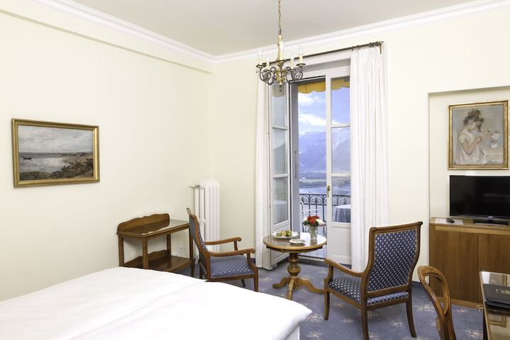Room 13 of 114