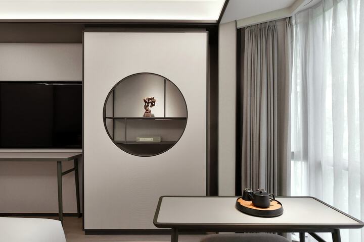 Room 10 of 46