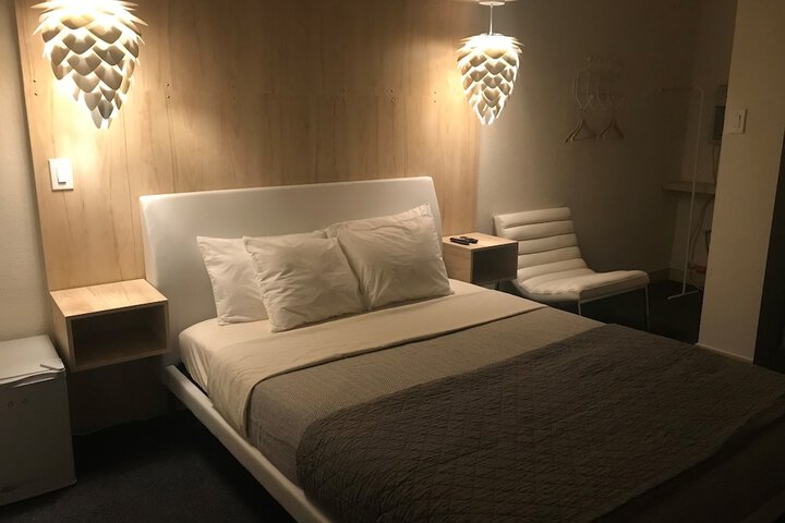 Room 6 of 131