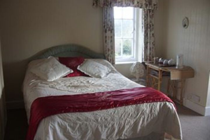 Room 6 of 10