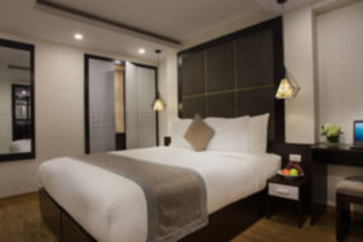 Room 15 of 33