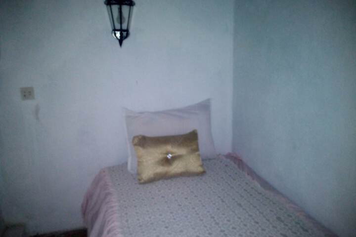 Room 4 of 18