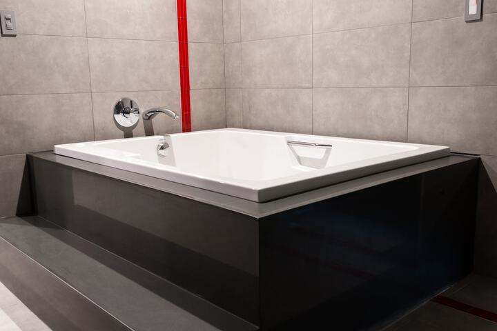 Jetted tub