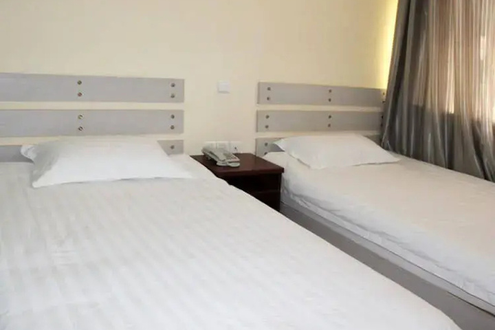 Tangshan Yi Yue Express Hotel