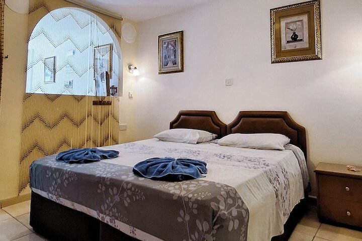 Room 5 of 35