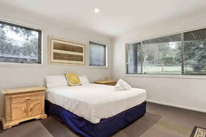 Room 2 of 12