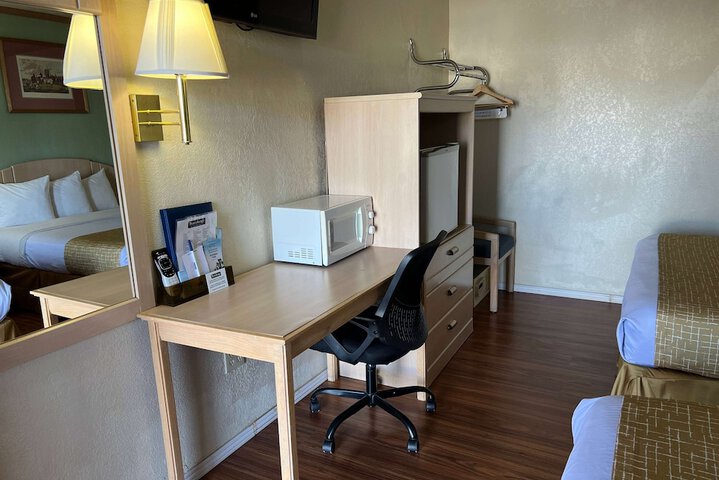 Room 20 of 36