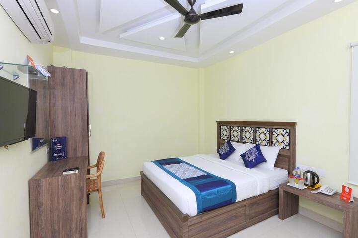 Room 2 of 12