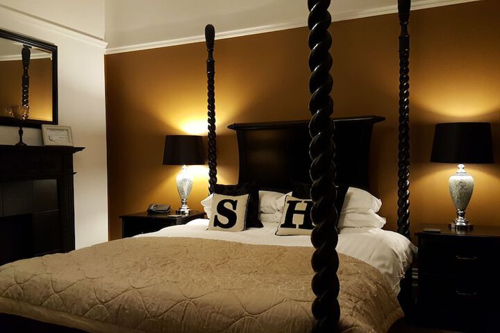 Room 13 of 50