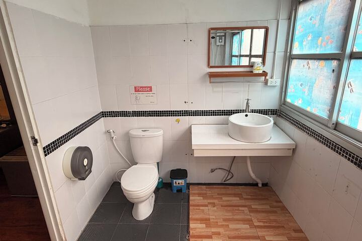 Room 30 of 52