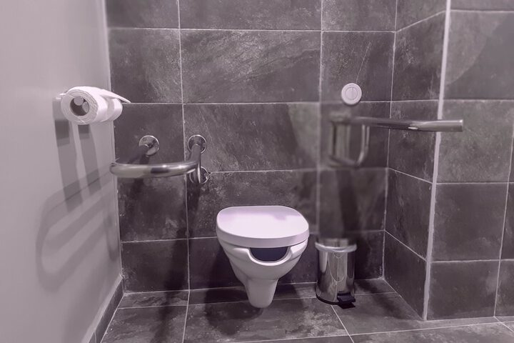 Room 14 of 64