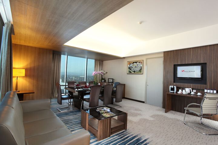 Room 18 of 53