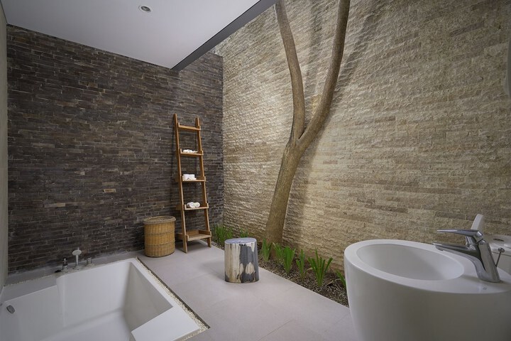 Clean Restrooms