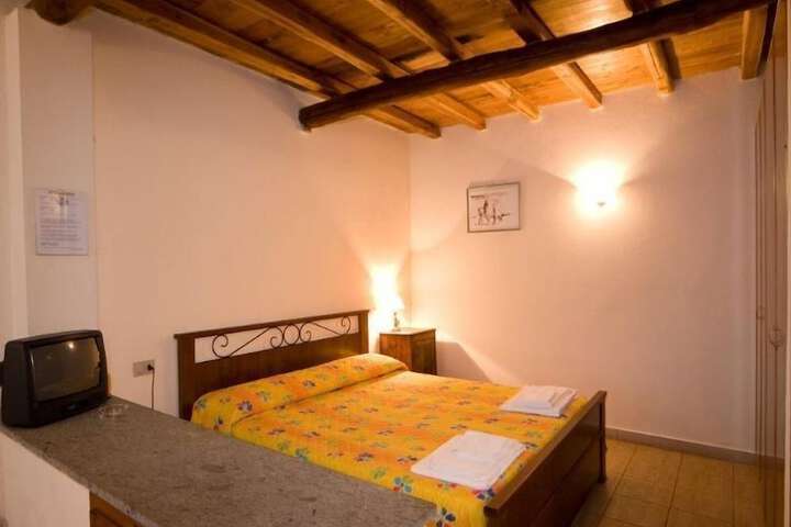 Room 4 of 34