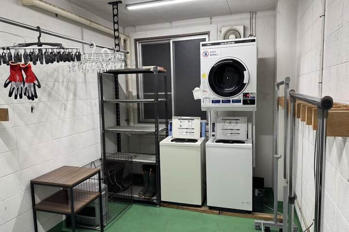 Room 9 of 21